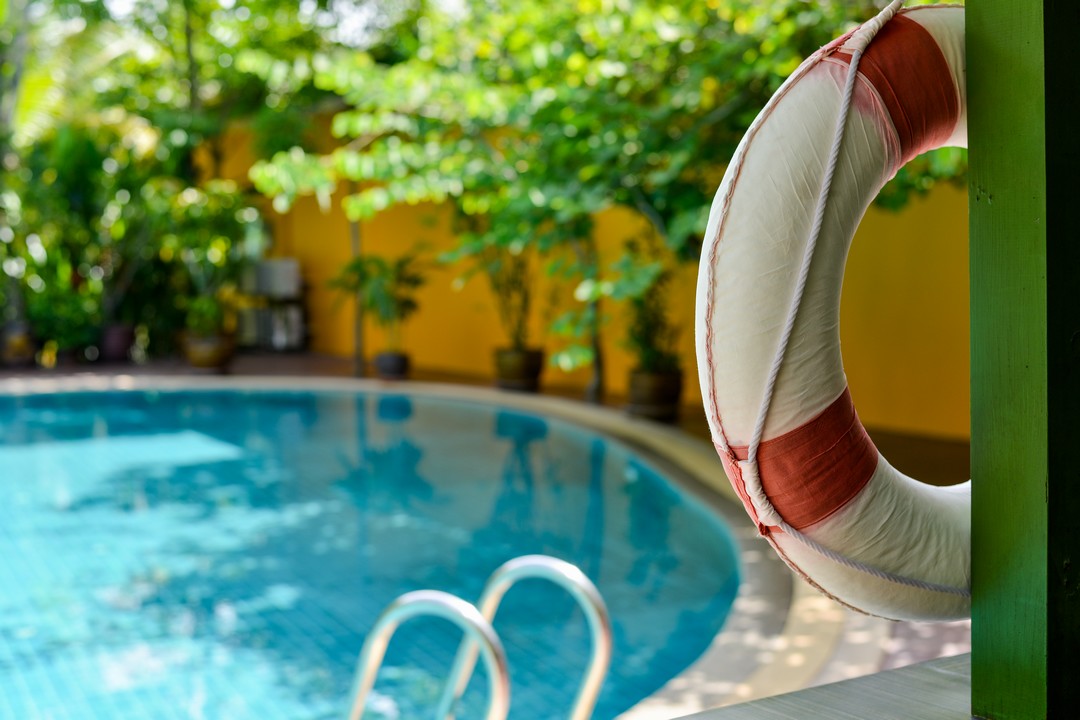 piscine ovale